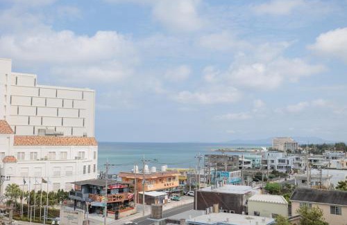 Maeganeku Apartment | Convenient Beach Access & Ocean Views at シートピア恩納村