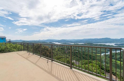 Minamiise House | Experience Sky Terrace 10: Family & Pet-Friendly Getaway