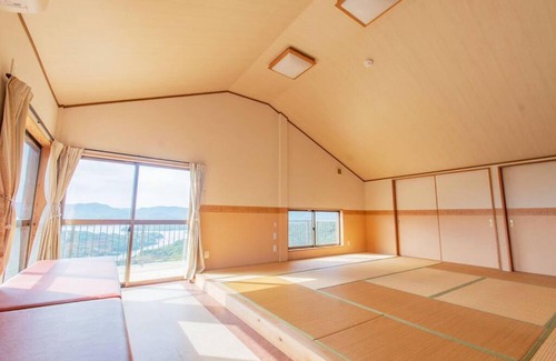 Minamiise House | Experience Sky Terrace 10: Family & Pet-Friendly Getaway
