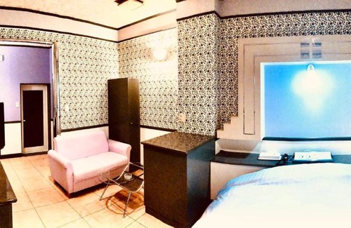 Shimotsuke Hotel | Stylish Tochigi: Adults-Only Retreat with Hot Tub