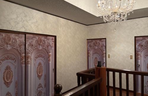 Usami House | Relaxing Getaway at Deer Head with Hot Tub & Kitchen