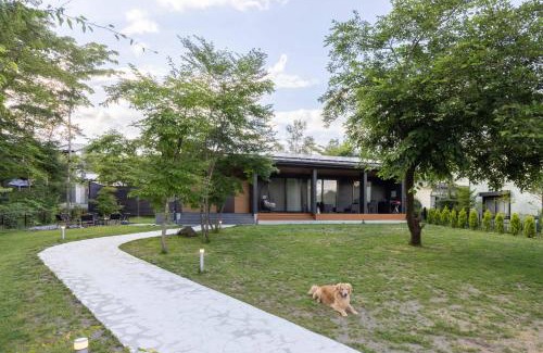 Kitasaku-gun House | Experience トライハク軽井沢 日向-ひなた- with Family & Pets