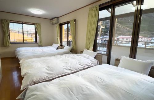 Kawazu House | Experience Comfort at ハートリサイデェンス 河津 with Hot Tub