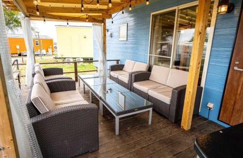 Konohana Other | Discover Relaxation at パームガーデン舞洲 with Family Amenities