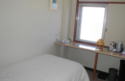 Omitama Hotel | Budget-Friendly Stay at ビジネスホテル六号 with Breakfast