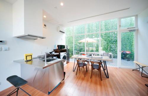 Katasekaigan House | Beachfront Getaway: Enjoy Family Fun Near Enoshima Aquarium