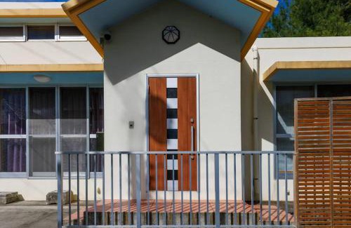 Nago House | Convenient Kanasa Hotel: 5-Minute Walk to the Beach