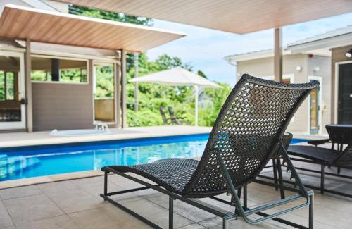 Futo House | Oceanfront Oasis: フレッチア - Guest Rated 9.8/10