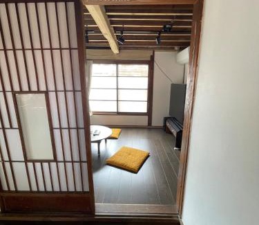 Fukushima Apartment | ペットと一緒に泊まれる昭和の家anzu まるまる一棟貸切
