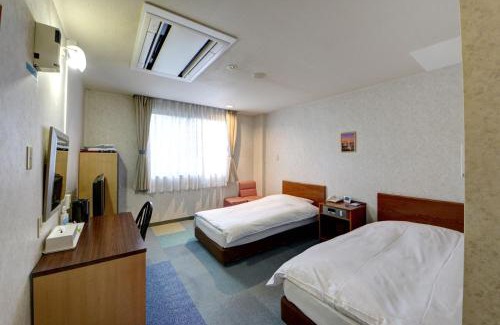 Tsuru Hotel | Discover ホテルスターらんど: Family-Friendly Retreat with Hot Tub