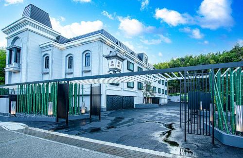 Himeji Hotel | Relax at Hotel Kei with Breakfast and Hot Tub Amenities