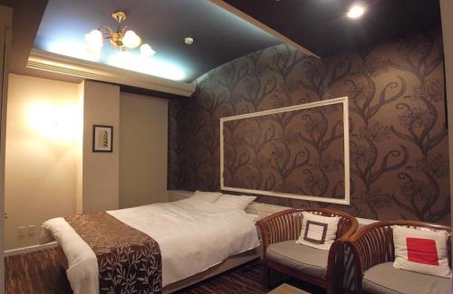Himeji Hotel | Accessible Comfort at ホテル カルネヴァール with Breakfast