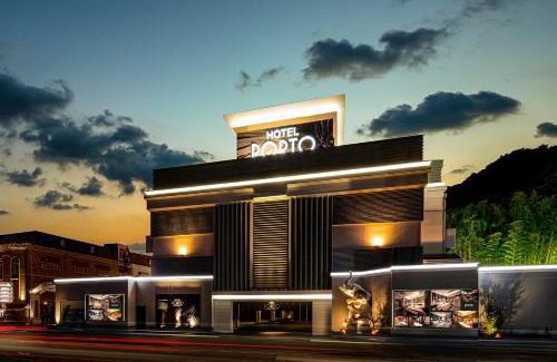 Himeji Hotel | Top-Rated Hotel Porto with Breakfast & Relaxing Hot Tub