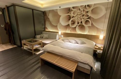 Himeji Hotel | Top-Rated Hotel Porto with Breakfast & Relaxing Hot Tub