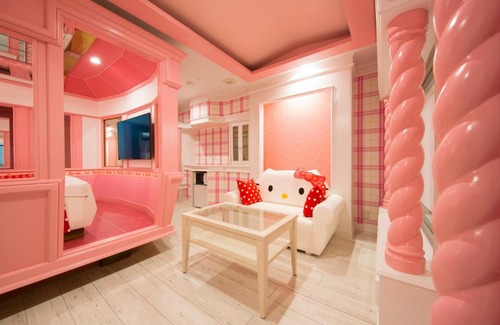Hirakata Hotel | Relax at Hotel Miroir with Inviting Hot Tub Amenities