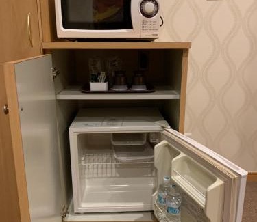 Aoba Ward Hotel | Elegant Hotel Lady - Guest Rated 9.5/10 for Excellence
