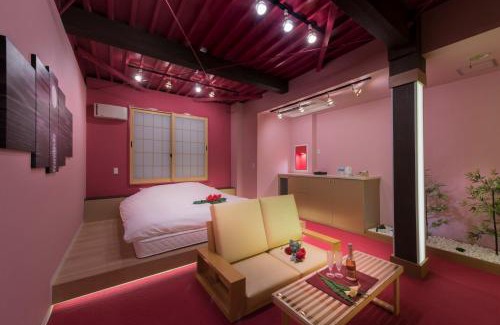 Hachioji Hotel | Relax at ホテル 鳳凰 - Adults Only with Hot Tub & Breakfast