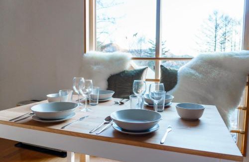 Shinano Apartment | Child-Friendly Escape at La Colina Retreat: Book Now!