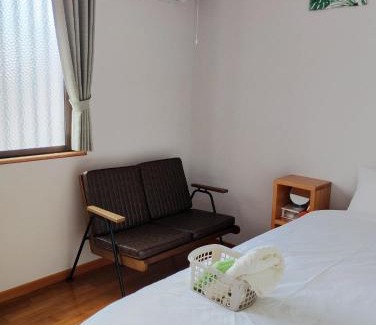 Tsuboya House | Discover Naha's Scenic Retreat: Spacious 6LDK for Groups
