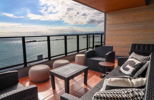 Yokosuka Apartment | GLOCE ル グランブリュリゾート長沢: Oceanfront Pet-Friendly Escape