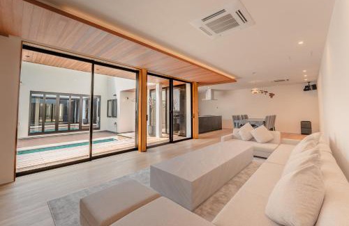 Ichinomiya Villa | ロマン詰まる大人のプレミアムヴィラ,プール,ゴルフ,ガレージ,BBQ -Surf up-