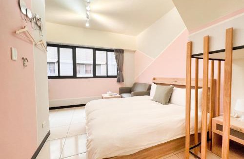 University District House | Pet-Friendly Haven with Breakfast and Family Comfort