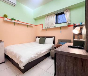 University District House | Pet-Friendly Haven with Breakfast and Family Comfort