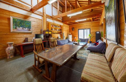 Kotohira House | Inviting Friends Stay: Pet-Friendly & Family-Oriented Rooms