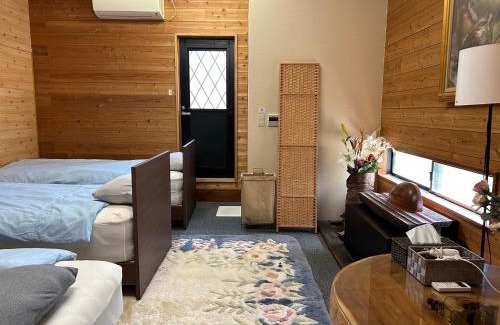 Kotohira House | Inviting Friends Stay: Pet-Friendly & Family-Oriented Rooms