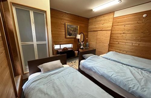 Kotohira House | Inviting Friends Stay: Pet-Friendly & Family-Oriented Rooms
