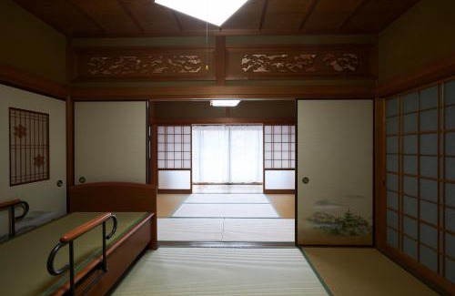 Nachikatsuura House | Explore 熊野古道: A Perfect Base with Free Parking & Wifi