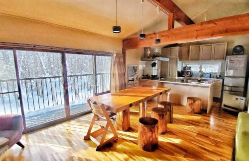 Nagano Ski Chalet | Modern Ski Chalet: 9.4/10 Rated with WiFi & Café Access