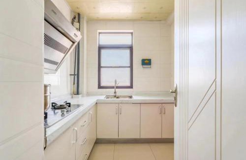 Licang Apartment | Sweet Retreat: Family-Friendly Accommodations Await