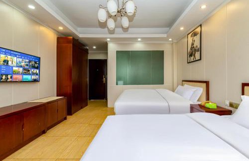 Vientiane Hotel | Outstanding Stay at 万象建国大酒店 - Top Amenities Await!
