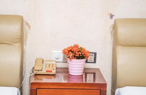 Vientiane Hotel | Outstanding Stay at 万象建国大酒店 - Top Amenities Await!