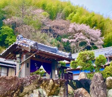 Kochi Villa | Pet-Friendly Retreat Near Makino Botanical Garden