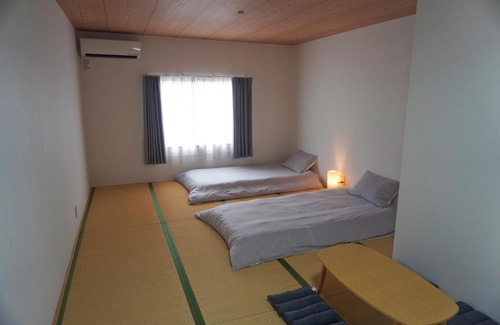 Nakazakicho Apartment | Charming 3-Story Townhouse Near Nakazakicho Station