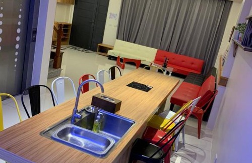 Dongshan House | Experience Unique Stays at 丸山村民宿可歌將烤