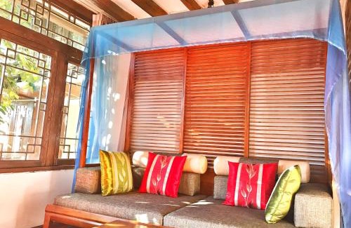 Dayan Old Town Hotel | Discover Lijiang Muyuntang Hotel: 4-Star Family Retreat