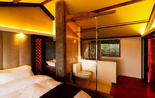 Dayan Old Town Hotel | Discover Lijiang Muyuntang Hotel: 4-Star Family Retreat