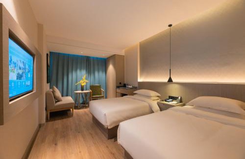 Yiwu Hotel | Discover Yiwu Mankalan Hotel: Family-Friendly & Accessible