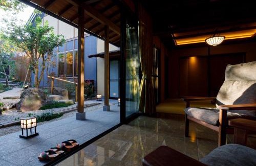 Inami House | Elegant 井波古香里庵 別邸 瑞雲 with Hot Tub & Perfect Rating