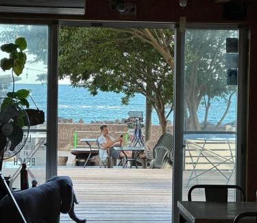 Suruga Ward House | Oceanfront Escape at Eat&Stay ROMEY with Hot Tub Access