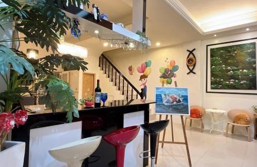 Dongshan House | Discover Pet-Friendly Stay at 伊甸園民宿 with Slide Rooms