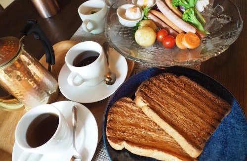 Nagahama House | Cozy Stay at 余呉の里山-ランプの宿-さくら with Kitchen Access