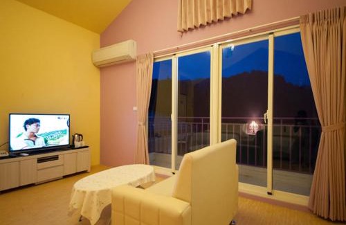 Dongshan Bed & Breakfast | Discover 光腳丫宜蘭民宿: Family-Friendly Retreat with Dining