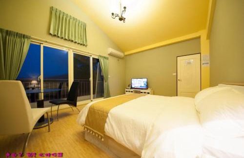 Dongshan Bed & Breakfast | Discover 光腳丫宜蘭民宿: Family-Friendly Retreat with Dining