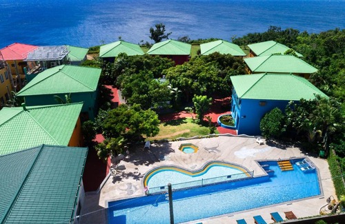 Xiaoliuqiu House | Charming 八村 Resort: Oceanfront Getaway with Spa & Pool