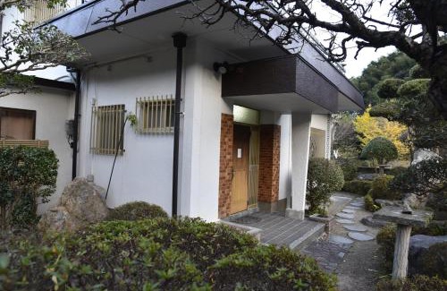 Beppu Villa | Experience Relaxation at 内竈ひなた庵 with Hot Tub Amenities