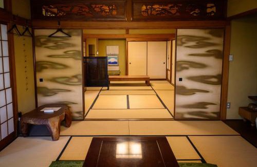 Naka Ward Villa | Experience Nature at 円山山荘 - A Tranquil 4-Star Retreat